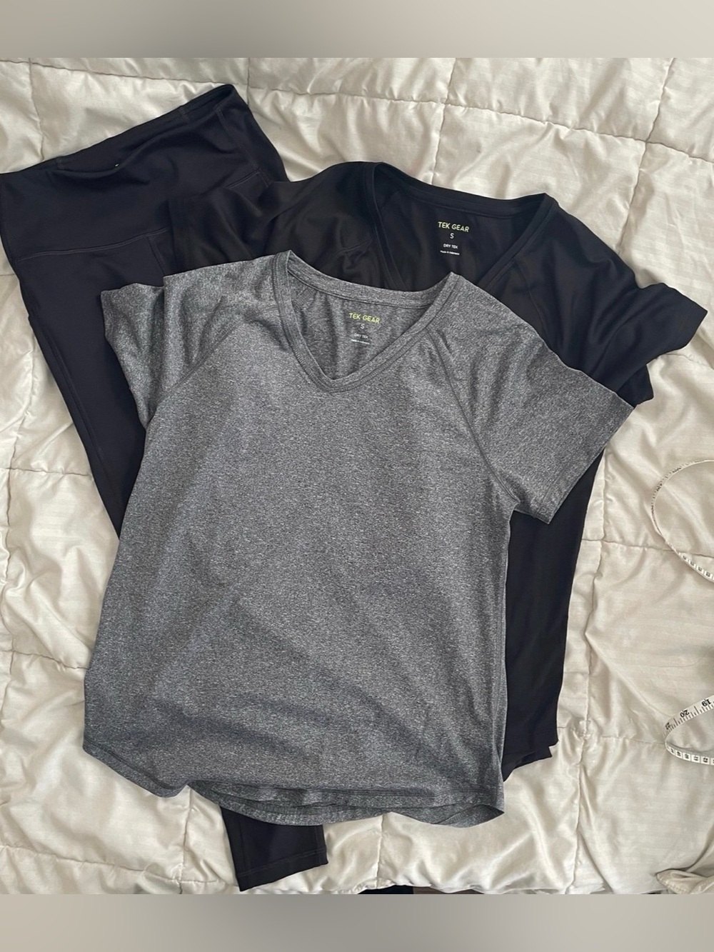 Tek Gear Dry Tek Women Lot Of 2 Tops And 1 Leggings Size S New Black Gray